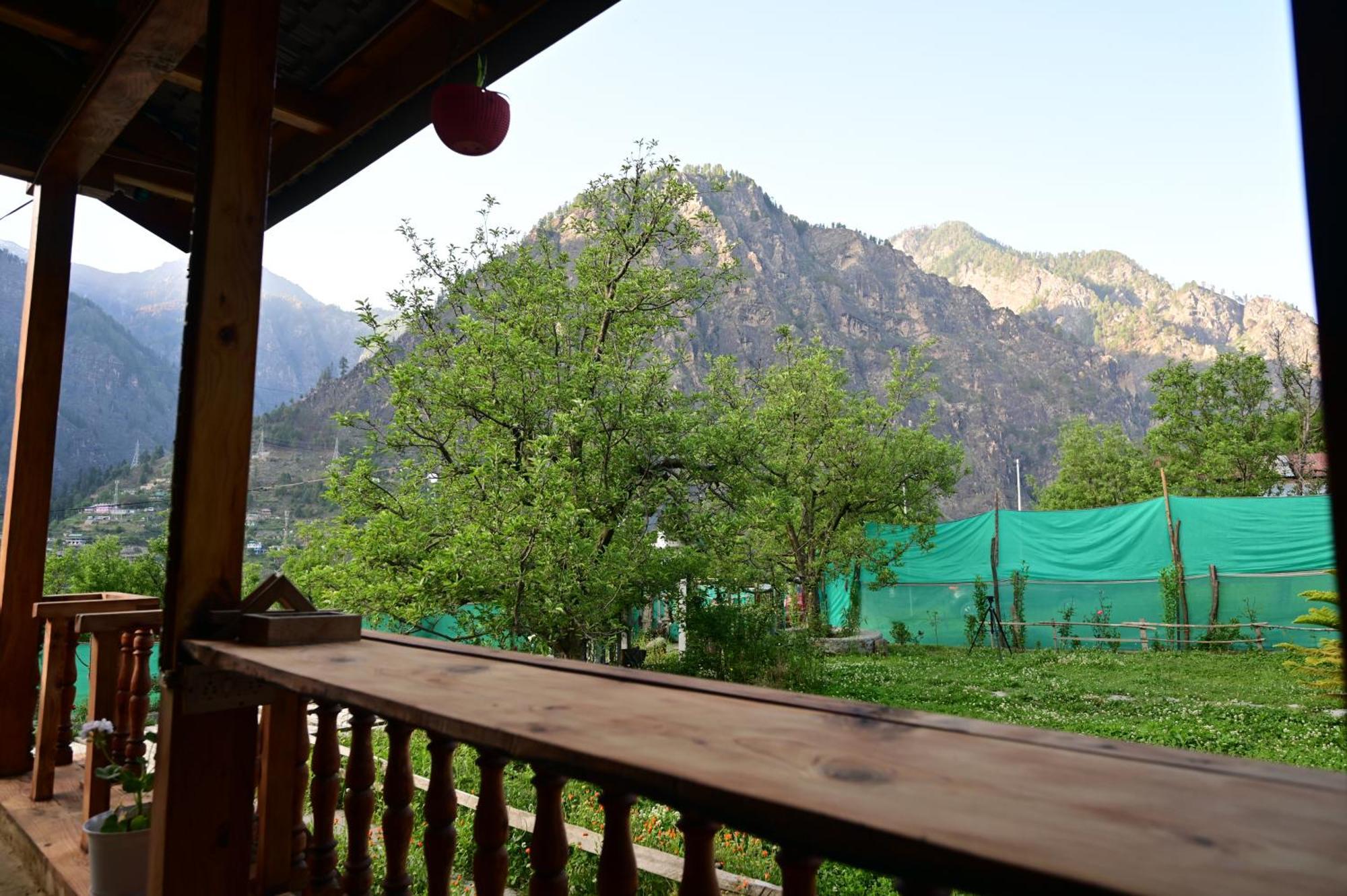 Himalayan Mud Resort كاسول المظهر الخارجي الصورة
