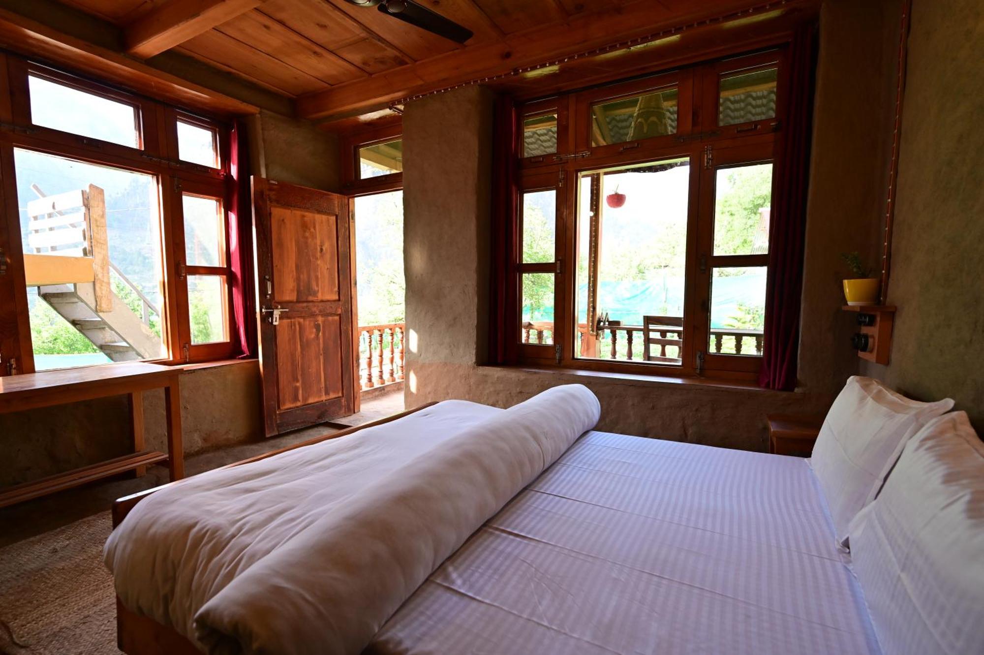 Himalayan Mud Resort كاسول المظهر الخارجي الصورة